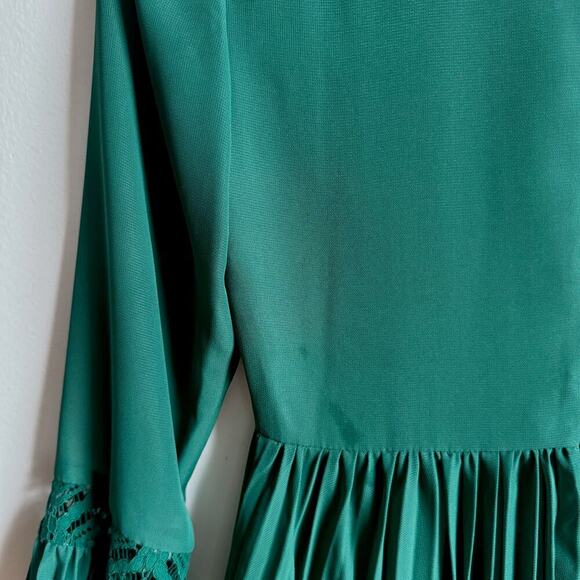 ASOS DESIGN Lace Insert Pleated Midi Skater Dress in Green - Picture 9 of 11